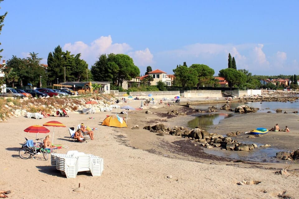 Nearby beaches