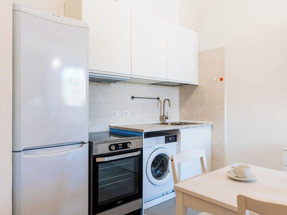 Major Appliance, Flooring, Kitchen Appliance, Floor, Interior Design, Furniture, Home Appliance, Room, Kitchen, Countertop