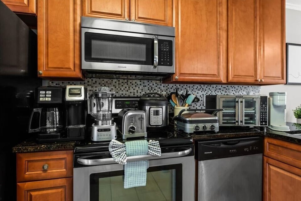 The kitchen comes fully set up for a long stay — everything you need for real cooking is already here. Just bring the groceries.