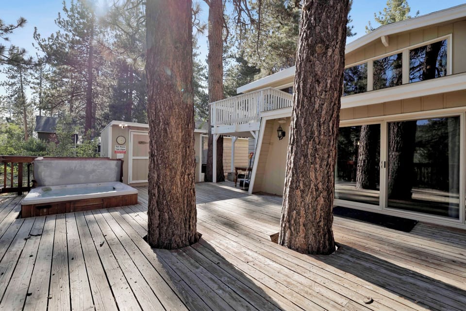Unwind on the deck, soak in the private hot tub, fire up the BBQ, and breathe in that crisp Big Bear air. Your mountain escape starts right here.