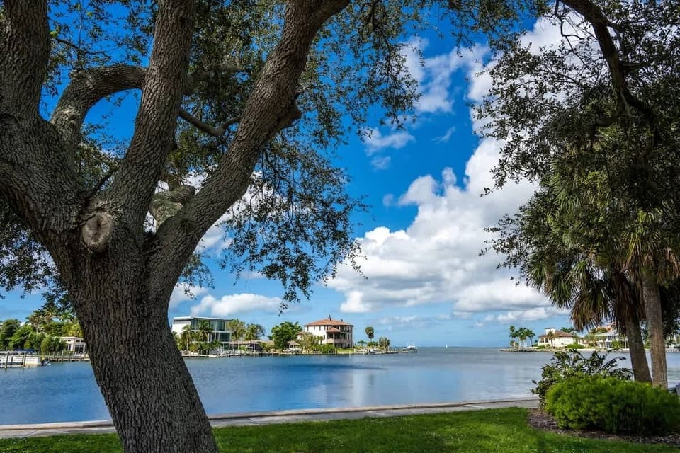 Comfortable Sarasota home near beaches, downtown, and the airport