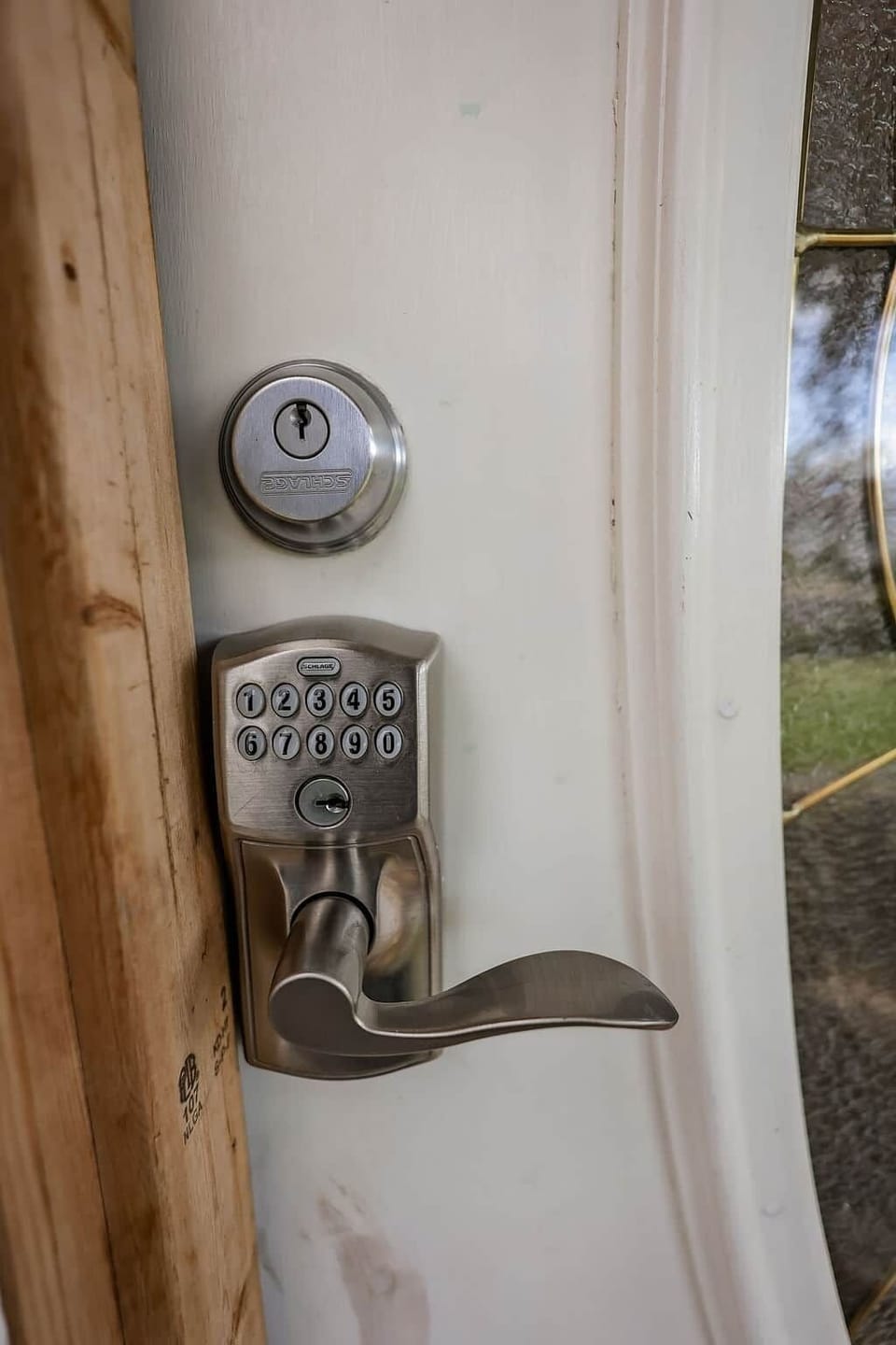 Keypad lock for simple, secure self check‑in at the front door