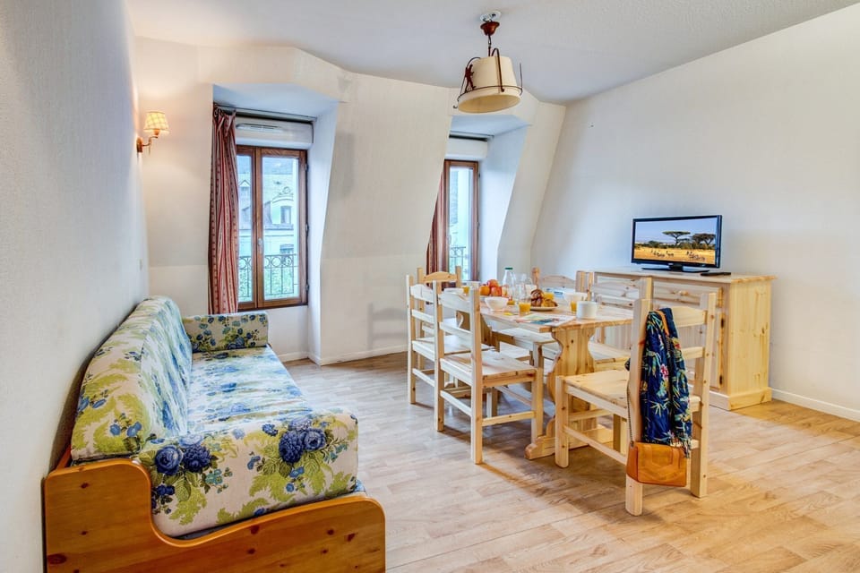 Welcome to our charming duplex apartment in Luchon!