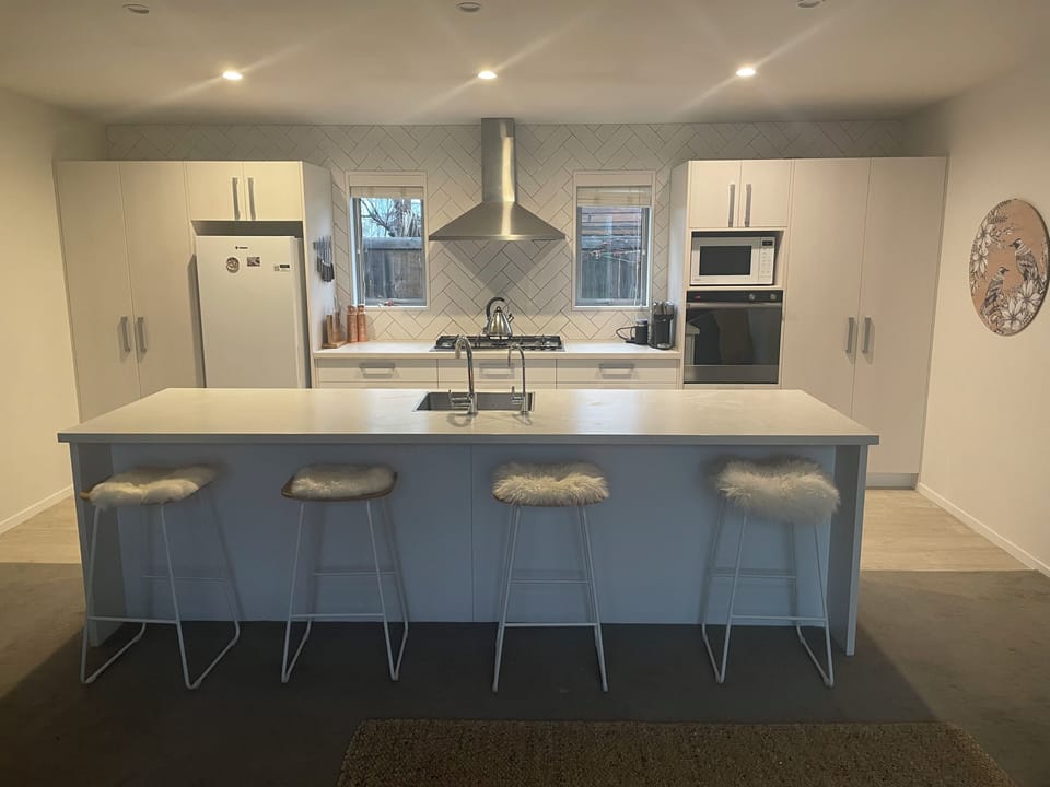 Full kitchen