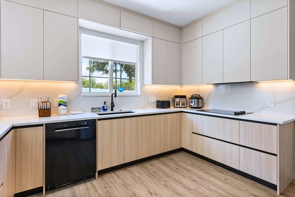 A culinary dream for your getaway. Enjoy a beautifully designed kitchen with all the modern essentials
