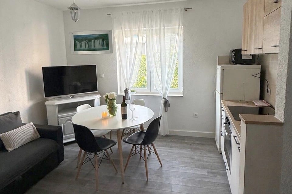 Dining room 2