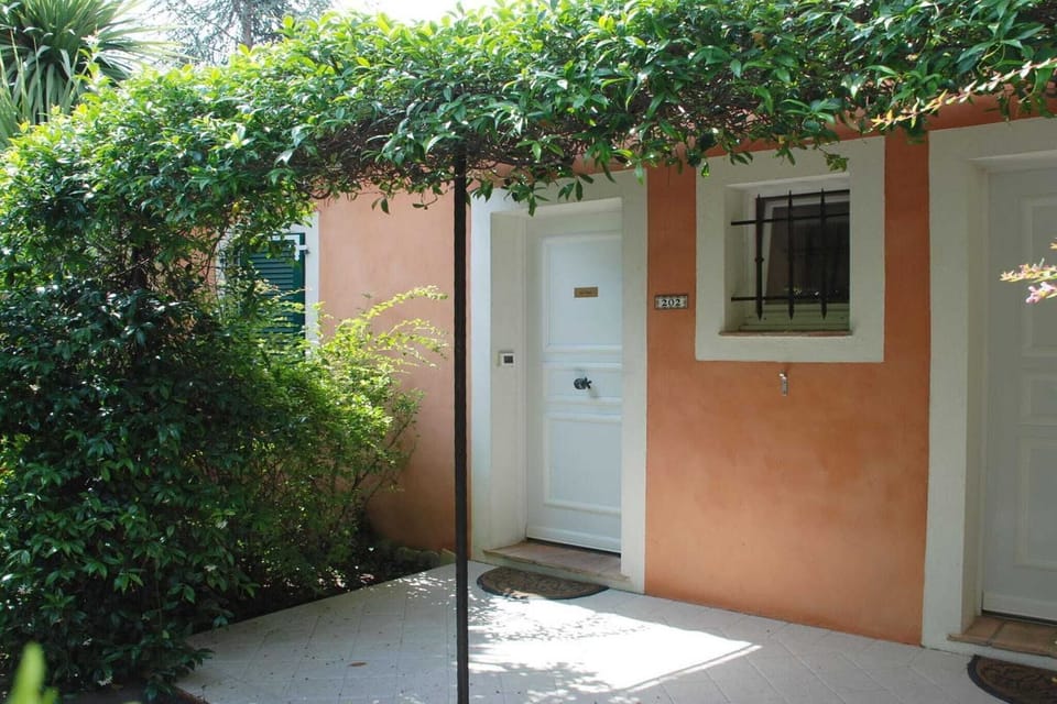Entrance / Reception