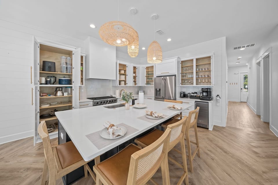 **Chefs Kitchen** Fully loaded with everything you need to whip up that favorite family meal.