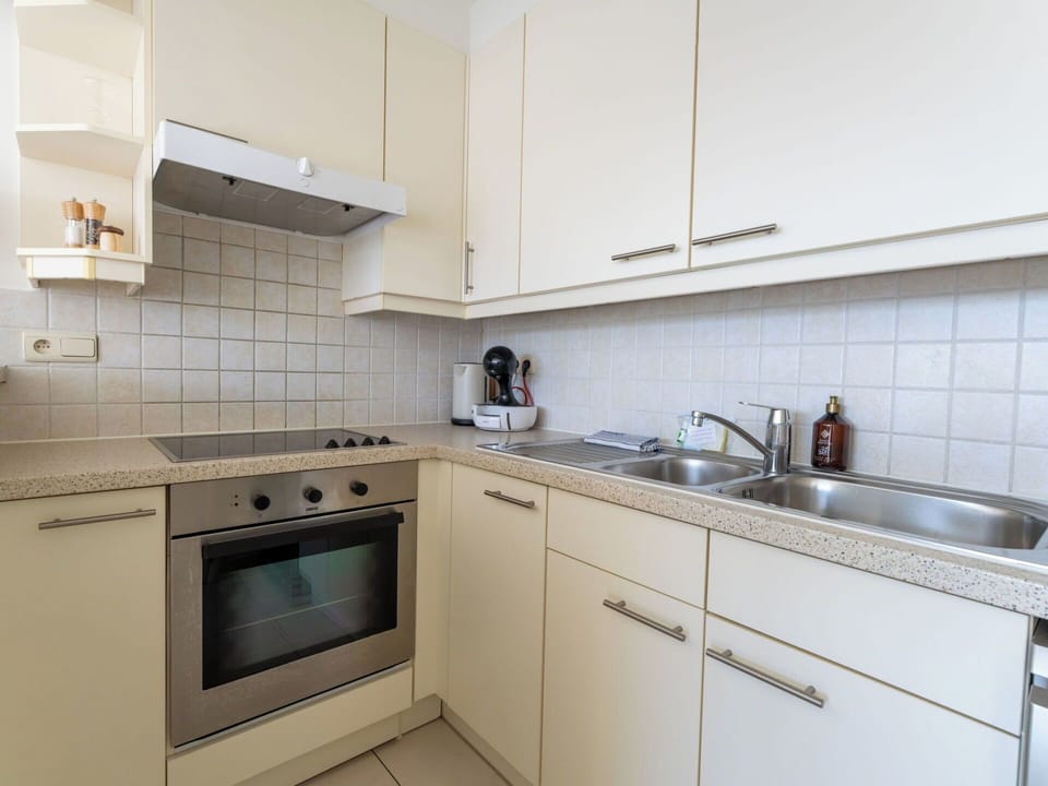 Kitchen Appliance, Kitchen, Countertop, Major Appliance, Cabinetry, Kitchen Sink, Flooring, Sink, Kitchen Stove, Plumbing Fixture