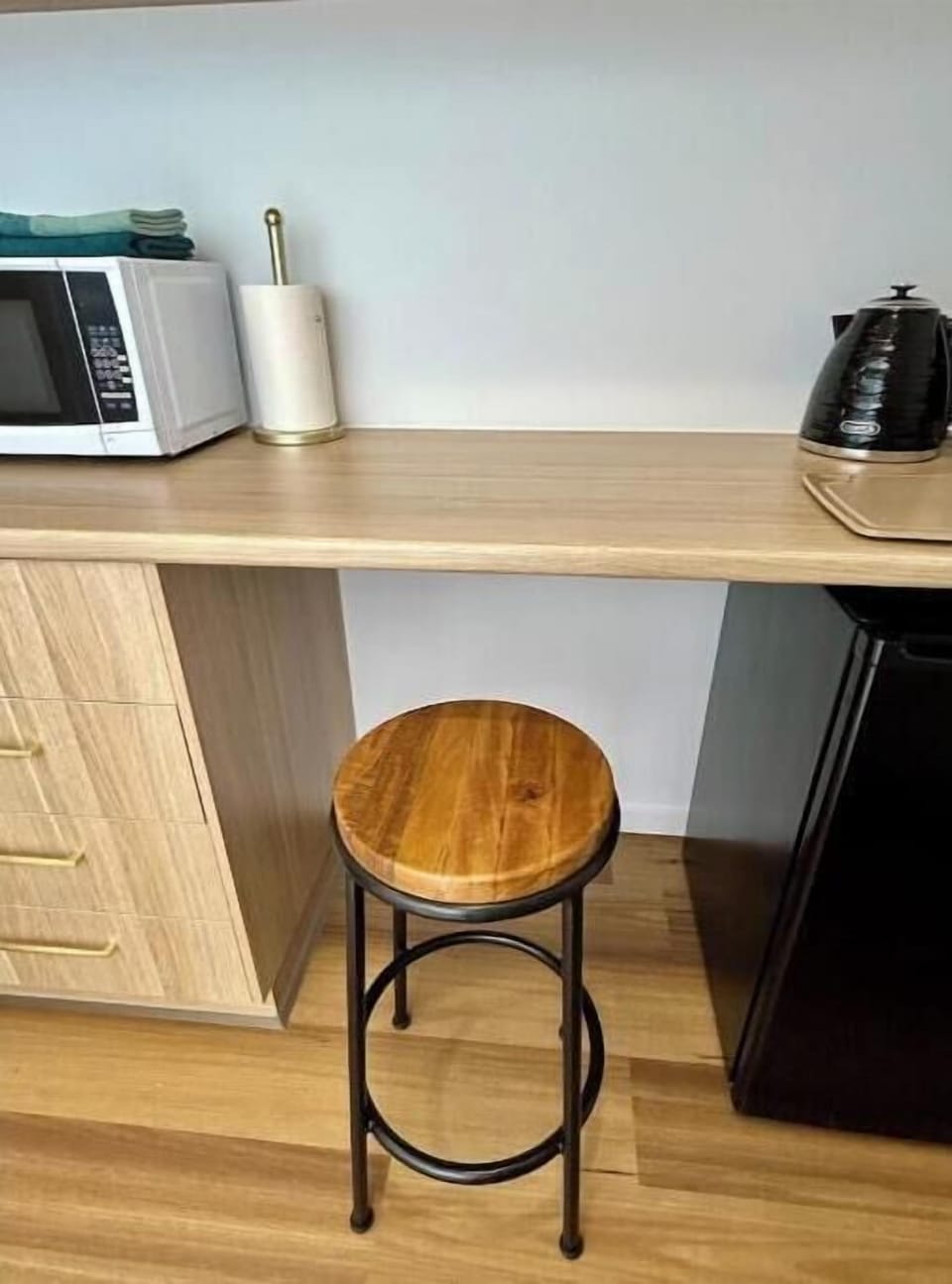 Kitchenette/work desk 
