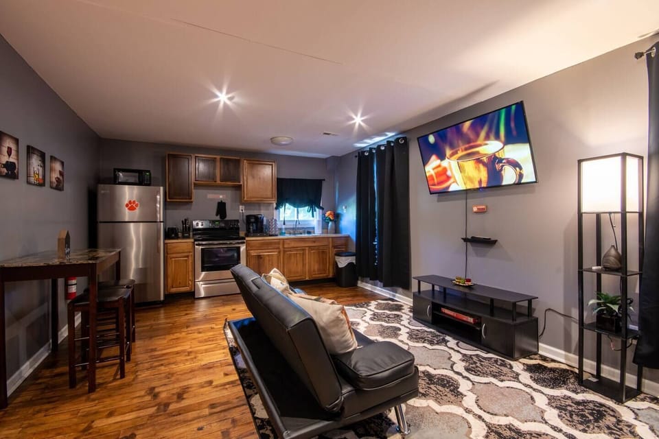 Tigertown Suite B
