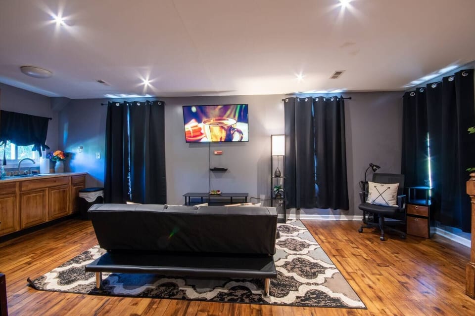 Tigertown Suite B