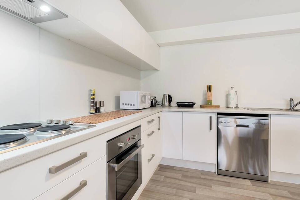 full size kitchen with all amenities