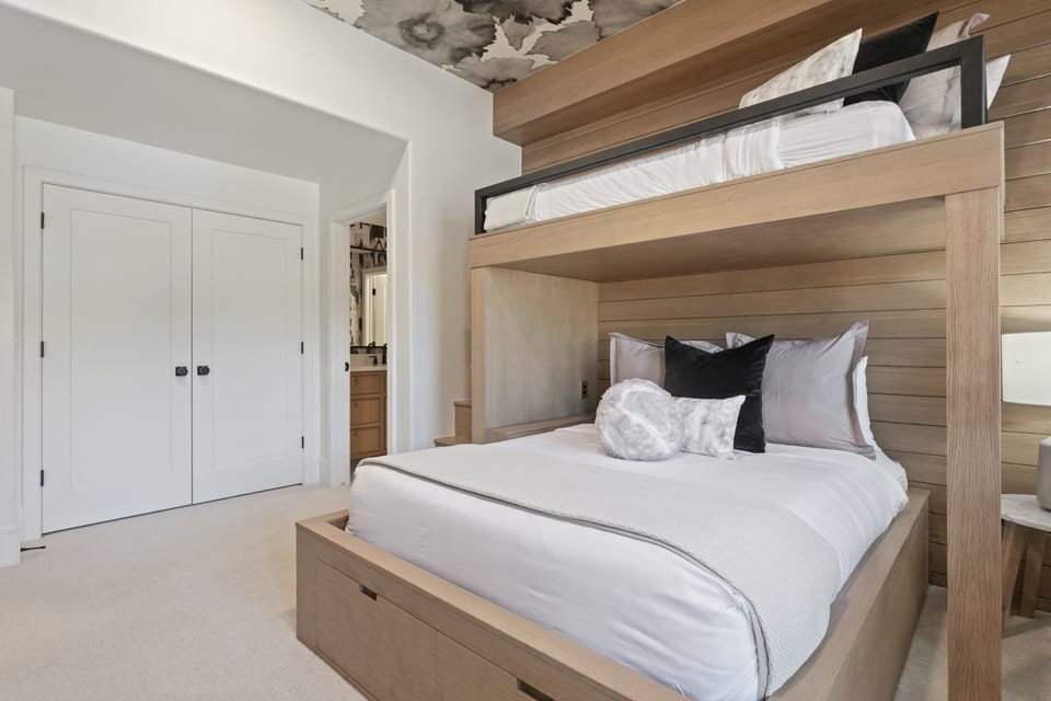 Indoors, Cushion, Home Decor, Furniture, Bed