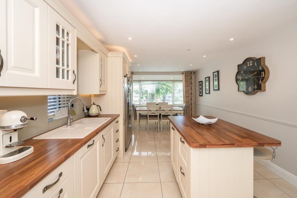 Kitchen dining room 