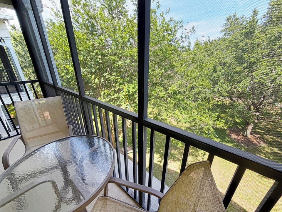 22c-Balcony