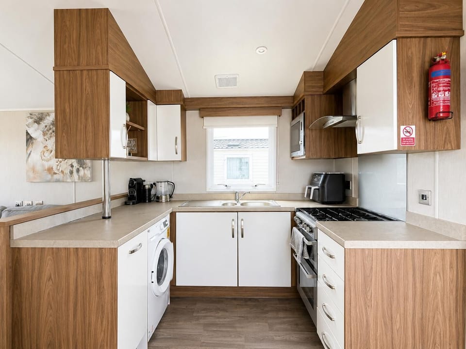 Plan your 2026 holidays at Pakefield Holiday Park, where you can explore Pakefield Beach Lowestoft and enjoy a caravan holiday complete with a comfortable kitchen.