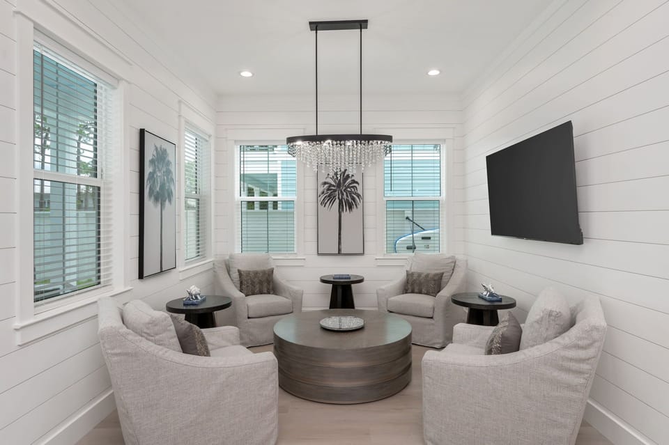 Enjoy Starfish's spacious seating arrangement for the perfect family time spots!