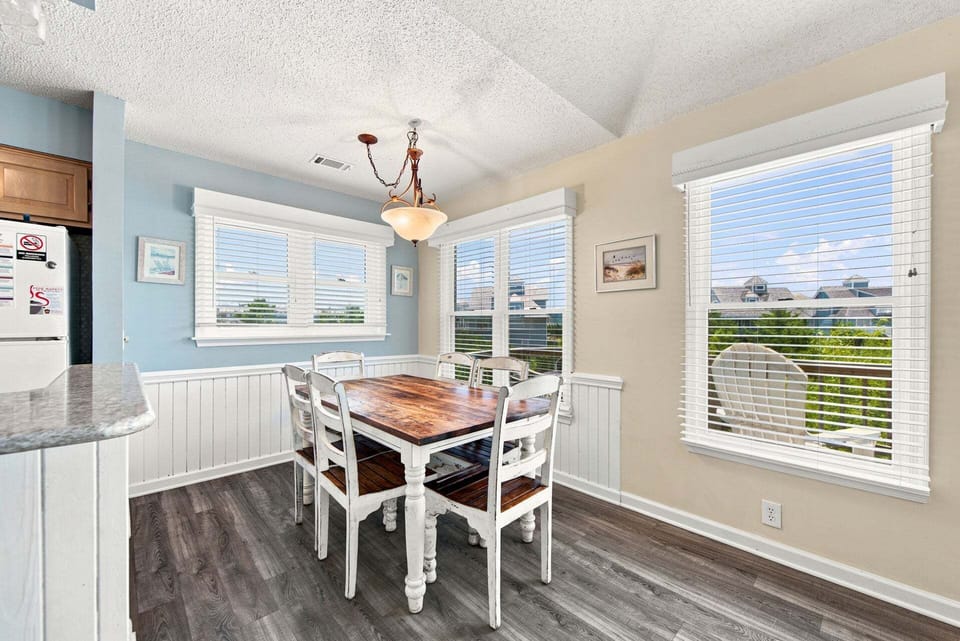 L46: Sandy Tee | TL Dining Area - Seating for 6