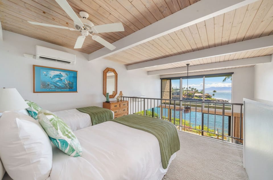 Unit 2: Twin beds in the loft that can be converted to a spacious king bed.