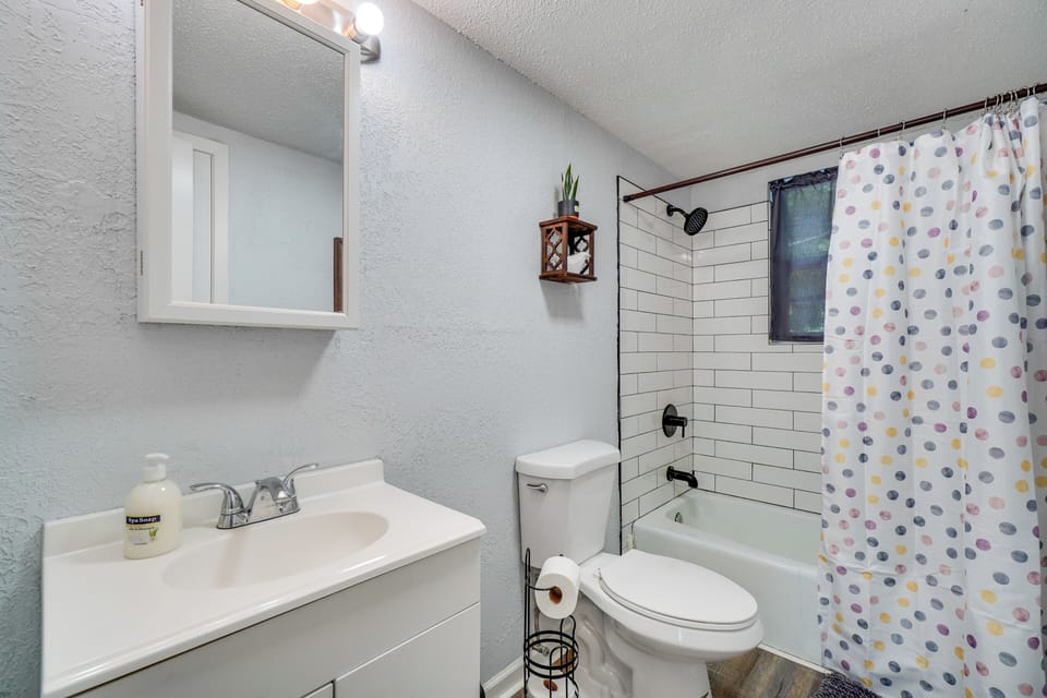 Full Bathroom