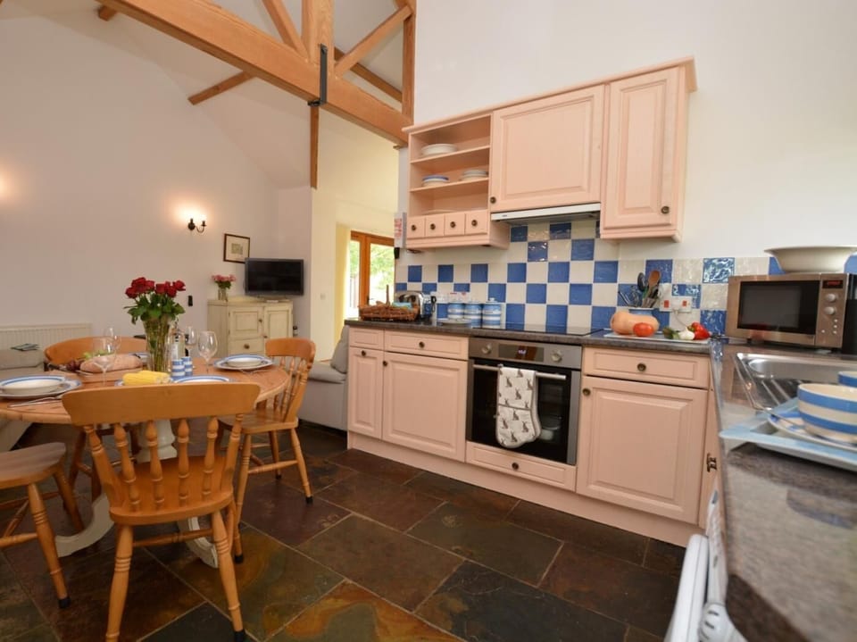Kitchen/dining area