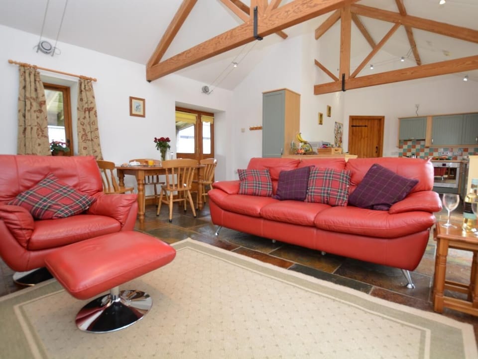 Welcoming open-plan lounge/kitchen/dining room