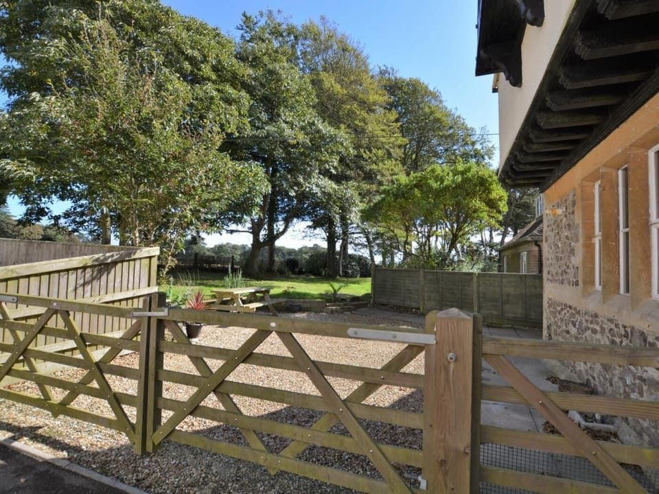 Enclosed garden