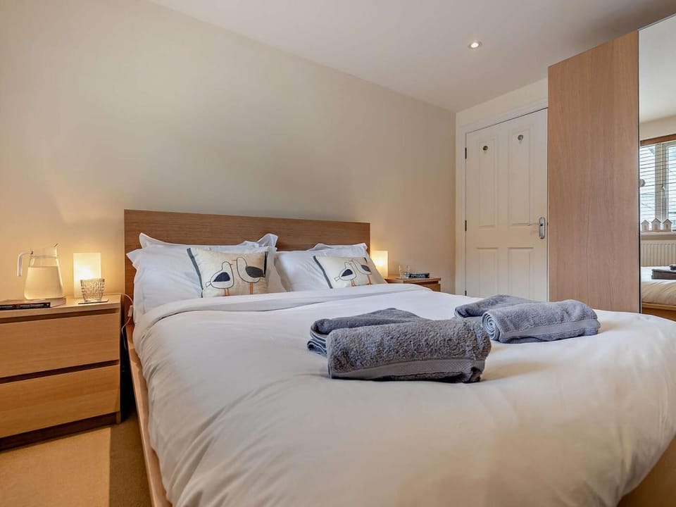 Double bedroom with en-suite shower room and WC