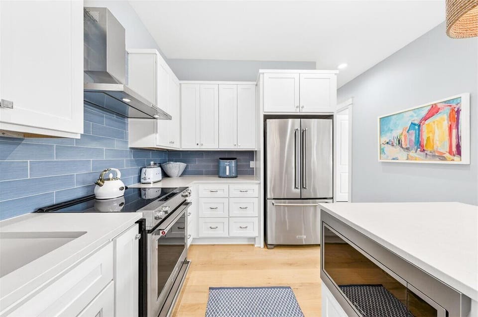 1st Floor, Kitchen