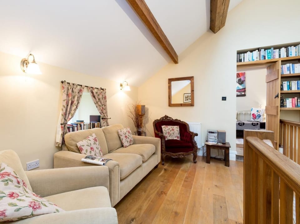 Galleried sitting room
