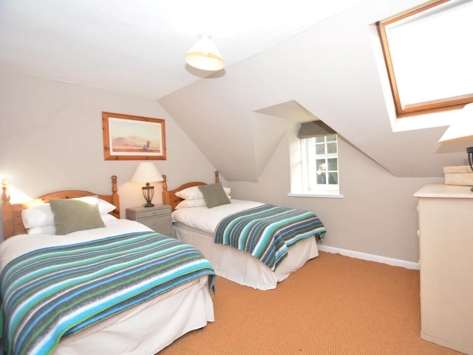 Twin bedroom