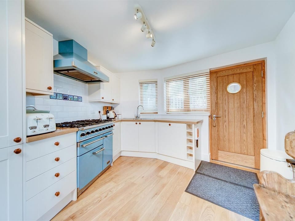 Open plan fitted kitchen