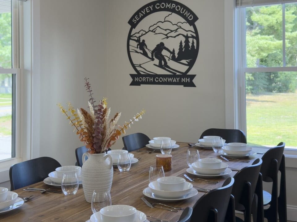 Big House: Brand new cutlery, kitchenware, and plate ware - enough for the entire group of 26!