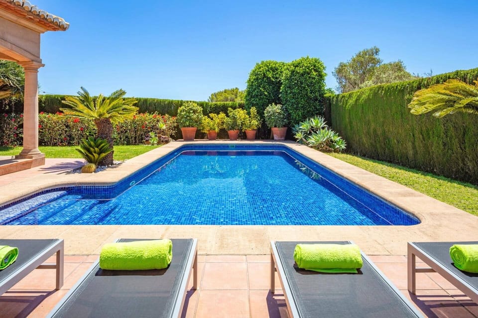 Villa Oliveres image