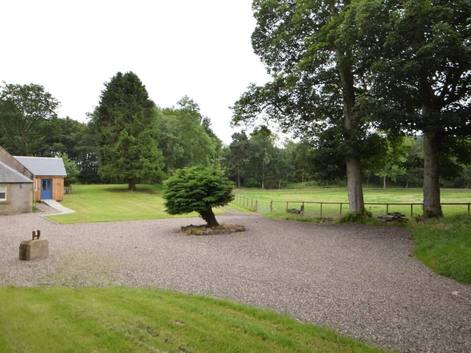 The approach to this charming detached cottage