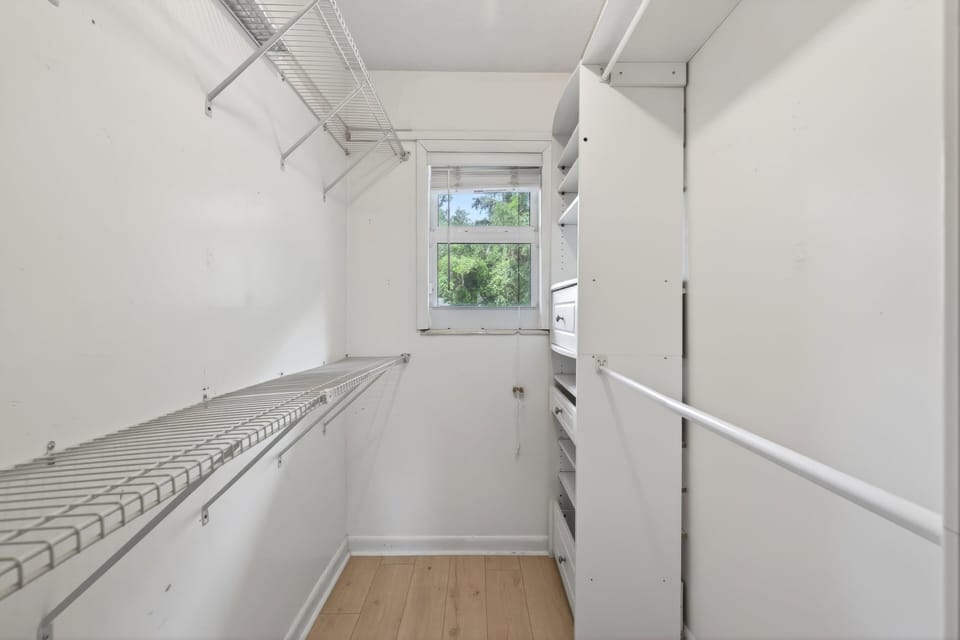 Primary bedroom walk-in (1st flr)