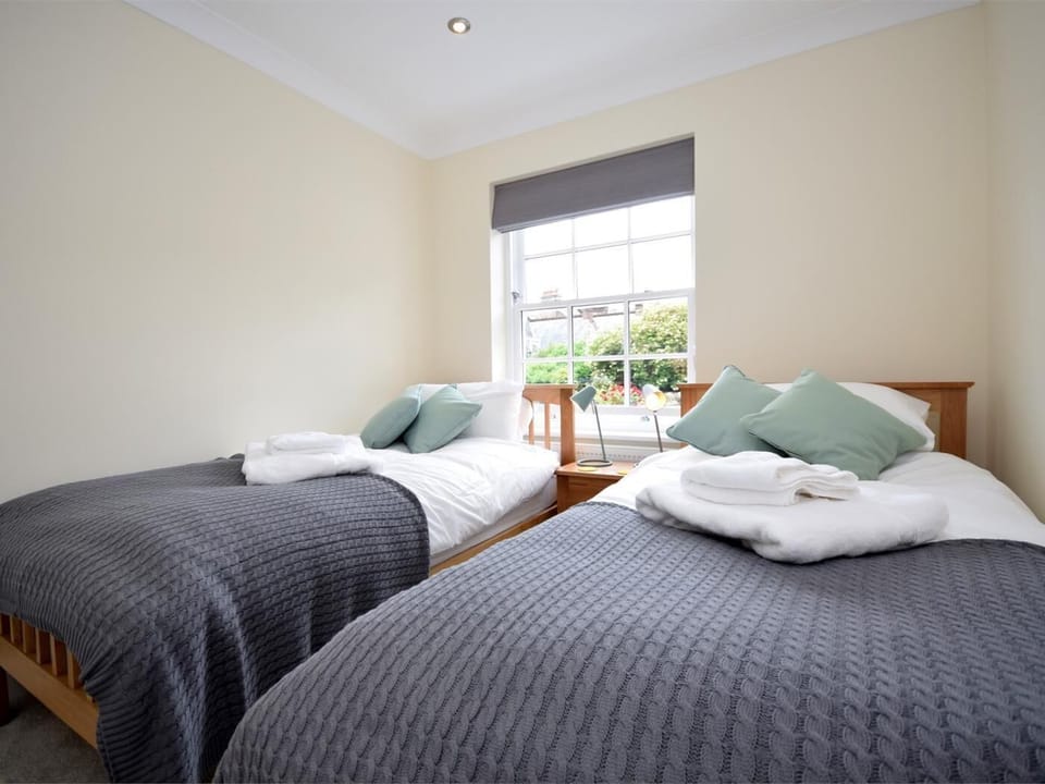 Modern twin bedroom