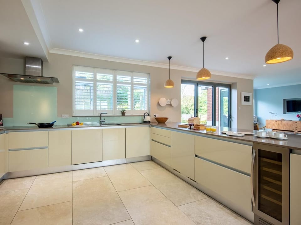 Beautiful spacious kitchen, perfect for preparing a family meal 