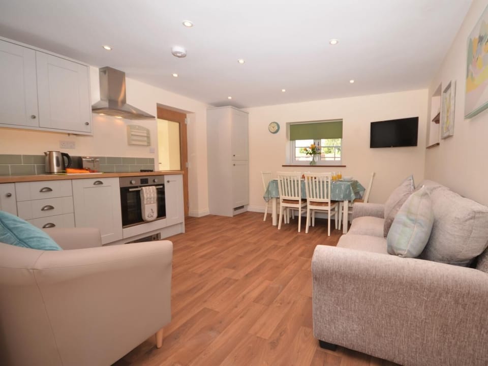 Bright and cosy open-plan lounge/kitchen/diner