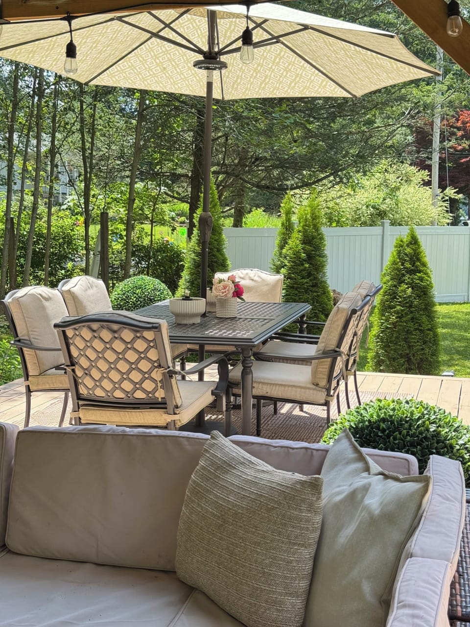 Outdoor dining