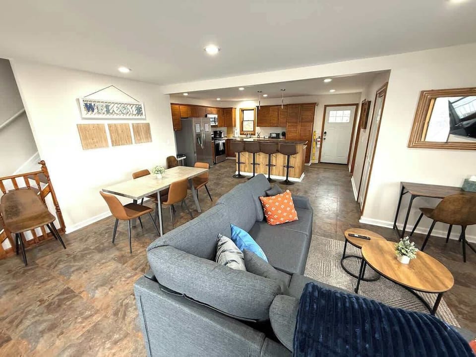 A super open floor plan provides you and your guests tons of space to spread out, socialize and create great memories together while visiting beautiful Lake Hopatcong