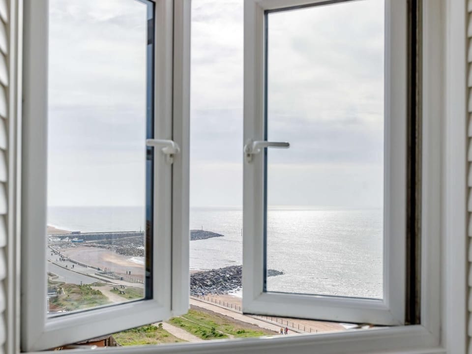 Wake up to sounds of the sea 