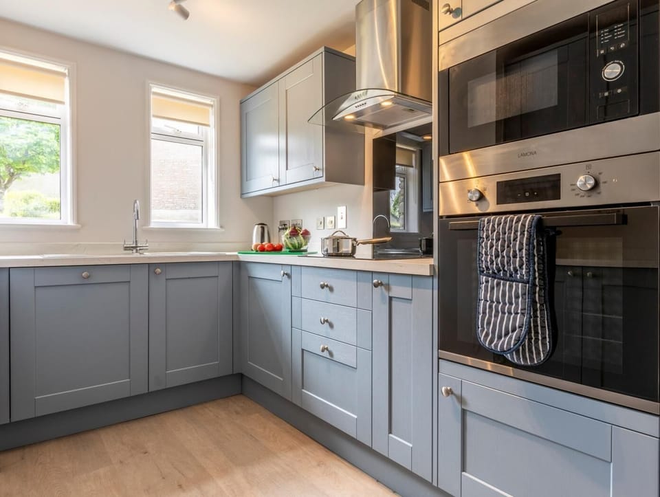 Modern, well equipped kitchen