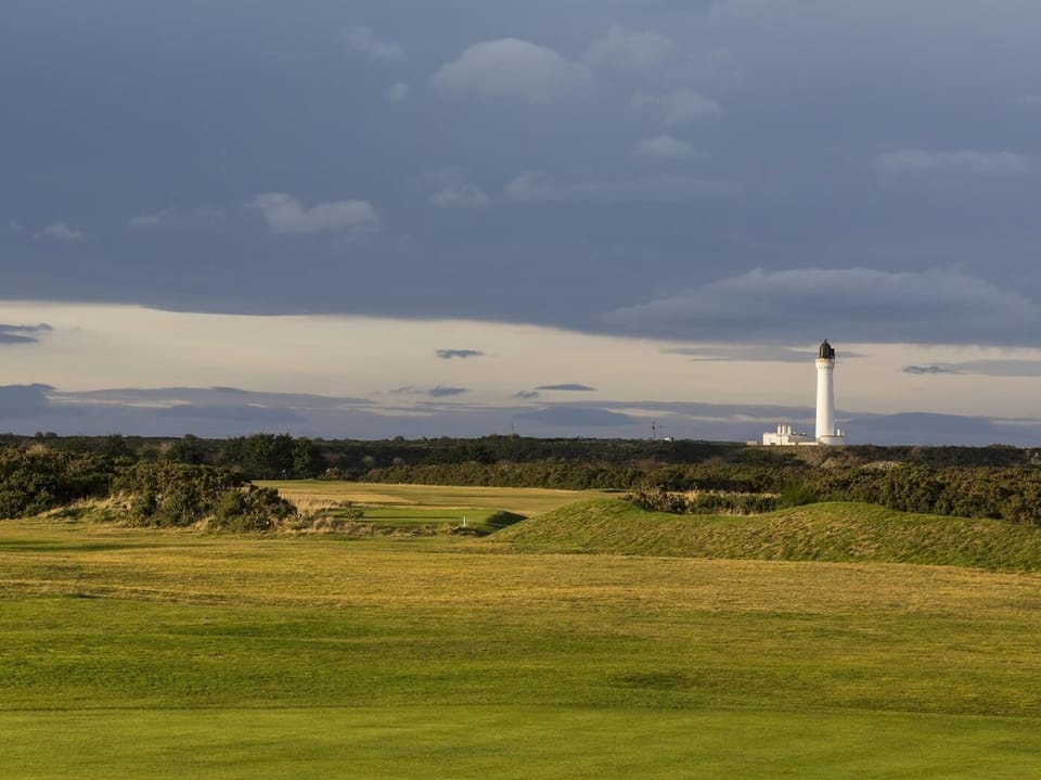There are over 15 courses for avid golfers in Moray, such as Covesea Links (23 miles)