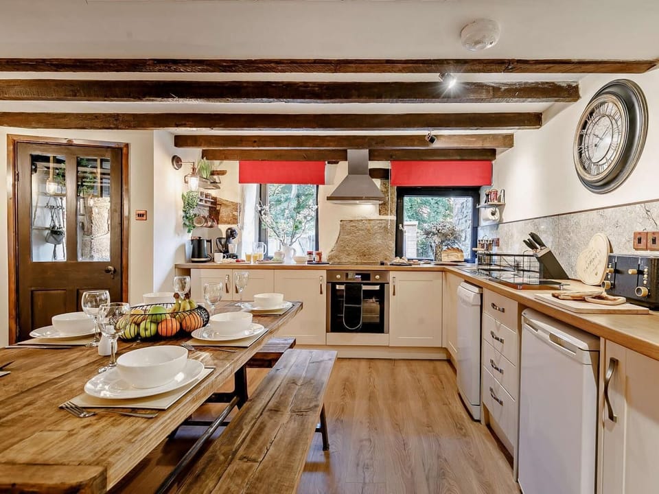 Fully equipped kitchen