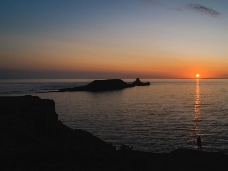 Enjoy spectacular clifftop walks at Worms Head