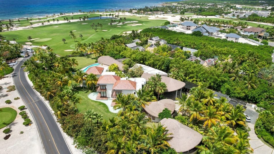 Golf Founders 28: Aerial view of the property, Punta Espada golf course, and the ocean