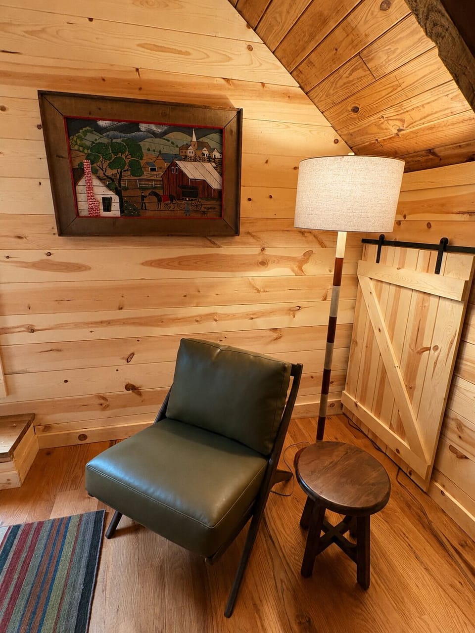 Inviting seating area in the queen bedroom, perfect for reading and relaxing