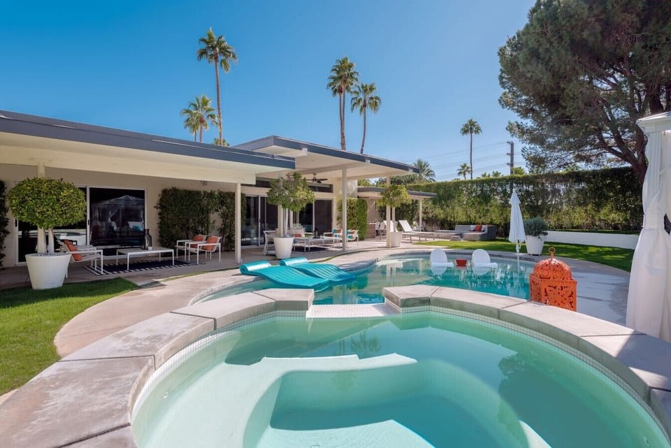 Saltwater Pool & Raised Saltwater Spa